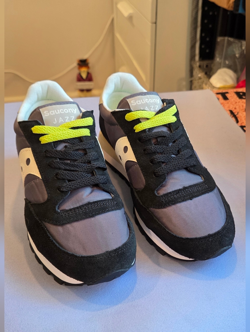 NEW Women's Saucony Jazz Sneakers - Black Suede & Gray/White/Cream - Size 7.5 US - Picture 2 of 13